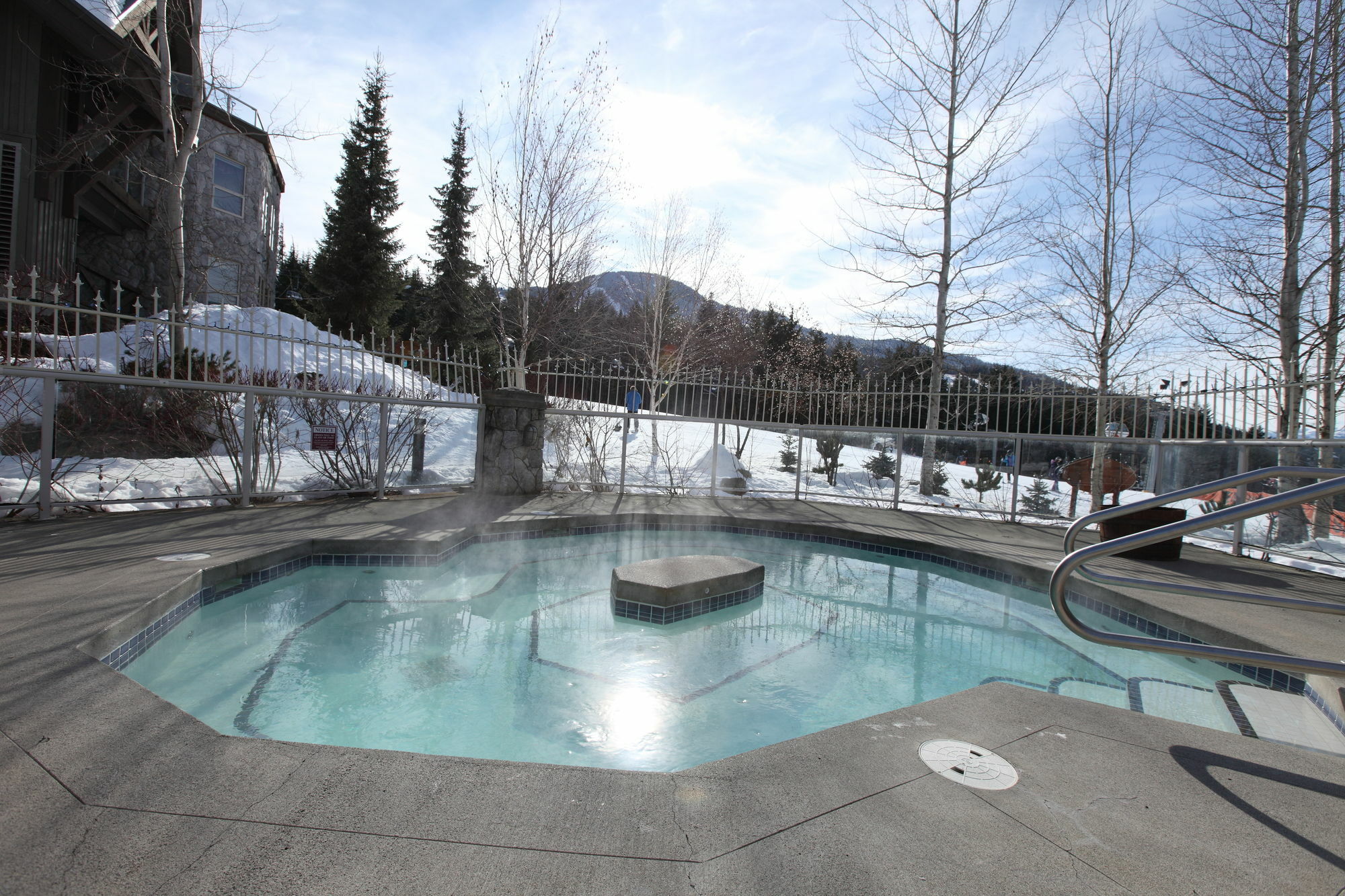 Aparthotel Aspens Blackcomb Whistler Zewnętrze zdjęcie